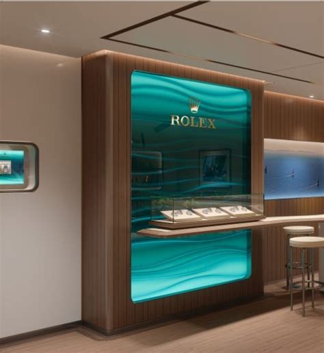 Apre la prima boutique Rolex .